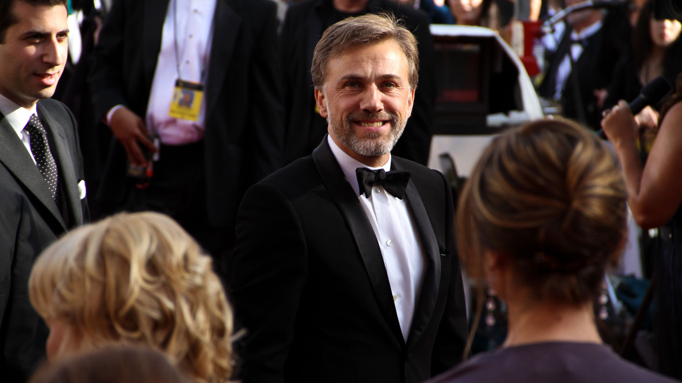 Mit Hörgerät auf dem Roten Teppich